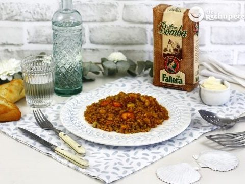 Viel Reis. Valencianisches traditionelles Rezept