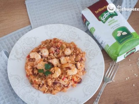 Reis mit Tintenfisch und Garnelen