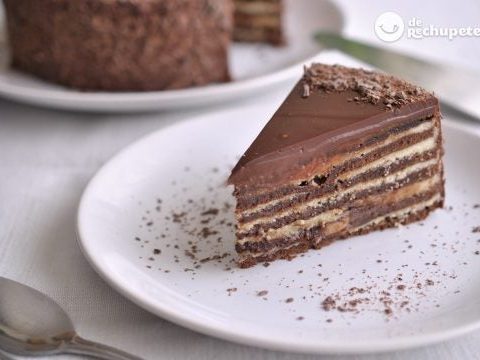 Kratzbiskuit. Baumkuchen