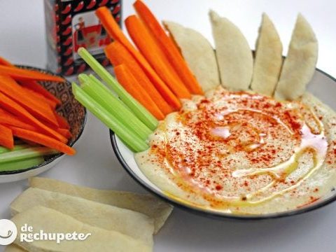 Byessar oder Bohnencreme. Marokkanisches traditionelles Rezept