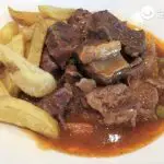 Jarrete oder Xarrete Eintopf aus galizischem Rindfleisch