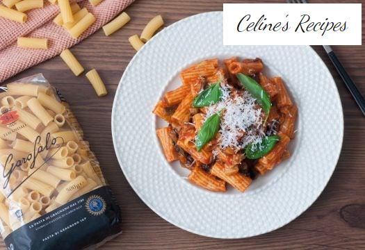 Pasta mit Auberginen. Elicoidali alla Melanzane