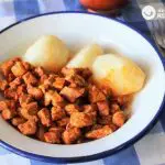 Raxo mit Kartoffeln und Padrón-Paprika