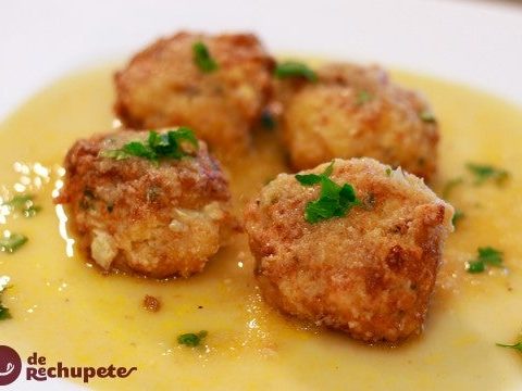 Kabeljau Frikadellen in grüner Sauce