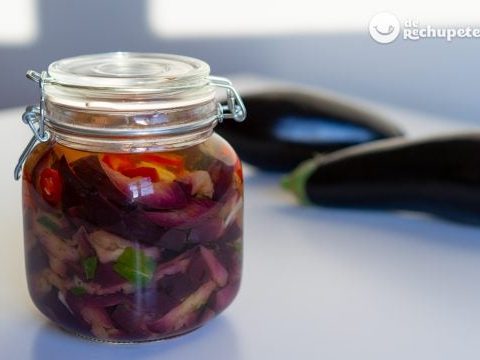 Eingelegte Auberginen