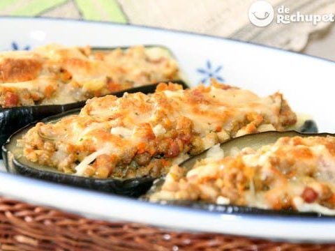 Mit Fleisch gefüllte Auberginen