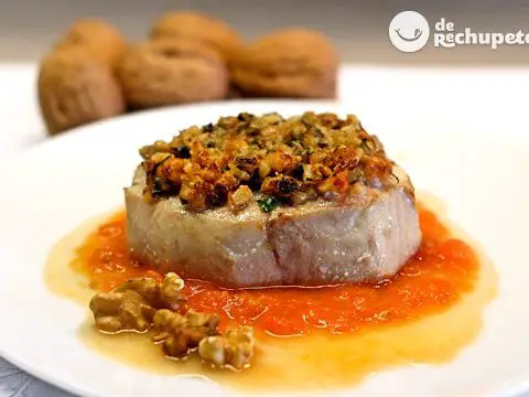 Gebackener Thunfisch mit Walnuss- und Tomatenkruste