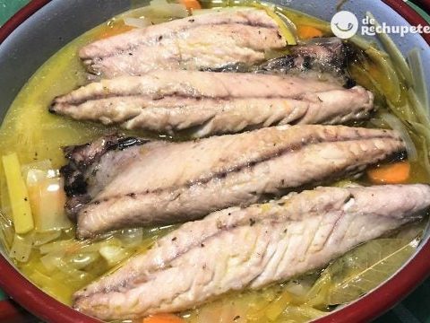 Wie man eingelegte Makrelen macht