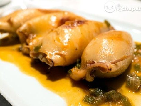 Mit Muscheln gefüllter Tintenfisch