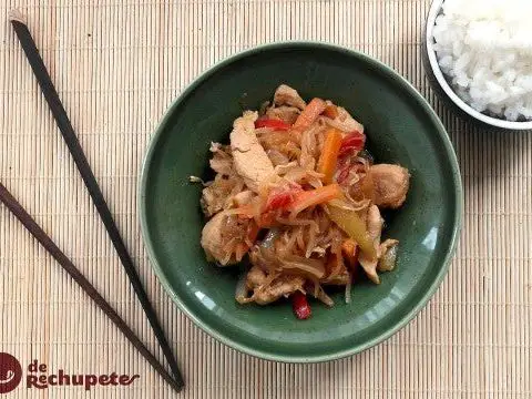 Hähnchen Chop Suey. Chinesisches Rezept
