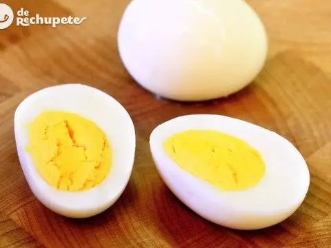 Wie man hart gekochte Eier kocht