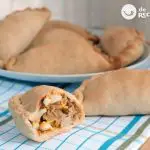 Venezolanische Hähnchen-Käse-Empanadas