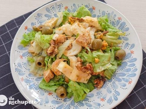Hühnersalat mit Arzúa-Käse und Walnüssen