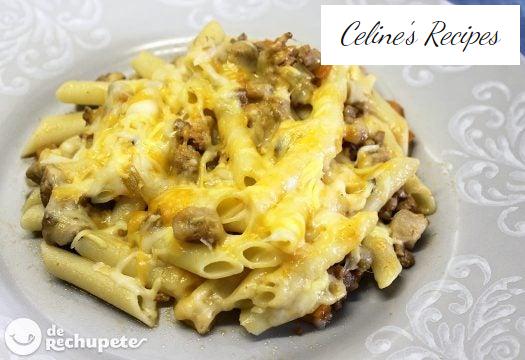 Makkaroni-Gratin mit Bolognese-Sauce