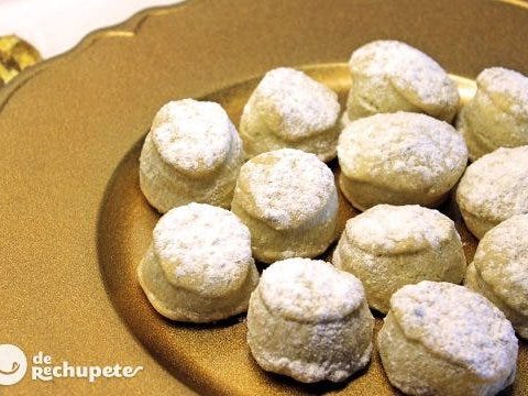 Weiße Mantecados. Traditionelles Rezept