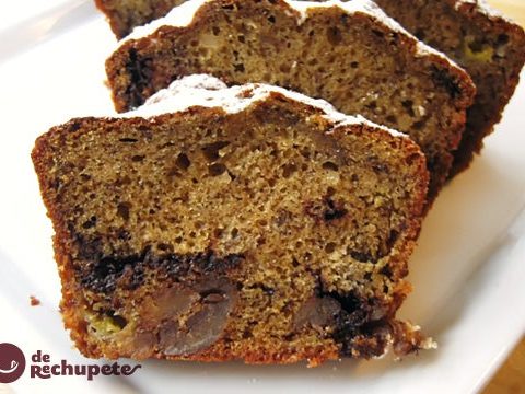 Bananenbrot mit brauner Glasur