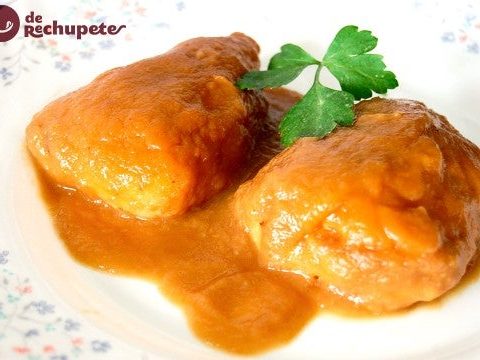 Mit Kabeljau gefüllte Piquillo-Paprikaschoten