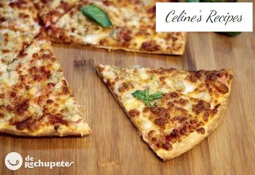 Hausgemachte Pizza mit vier Käsesorten