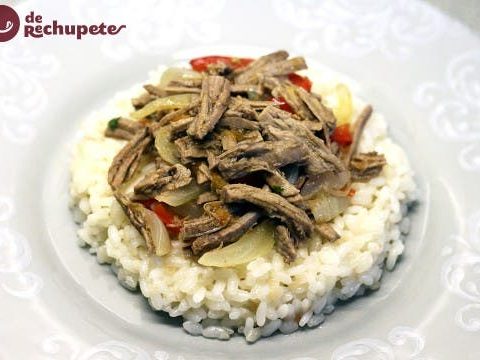 Alte Kleidung, zerkleinertes oder zerkleinertes Fleisch