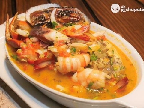 Bahre. Peruanische Fisch- und Meeresfrüchtesuppe