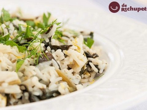 Spanakorizo ​​oder Reis mit Spinat. Griechisches Rezept