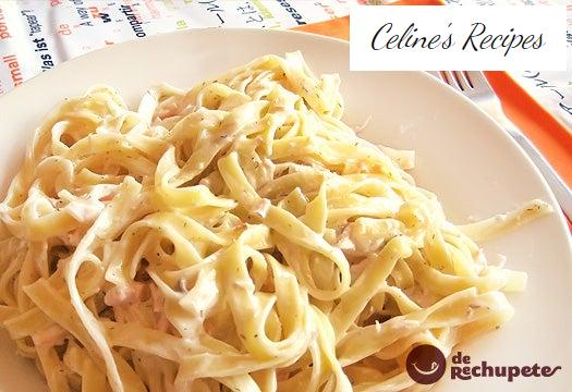 Nudeln oder Tagliatelle mit Lachs