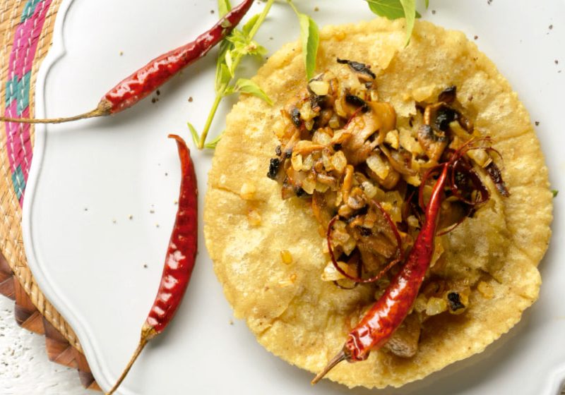 Guerrero Chalupas mit Pilzen und Guajillo