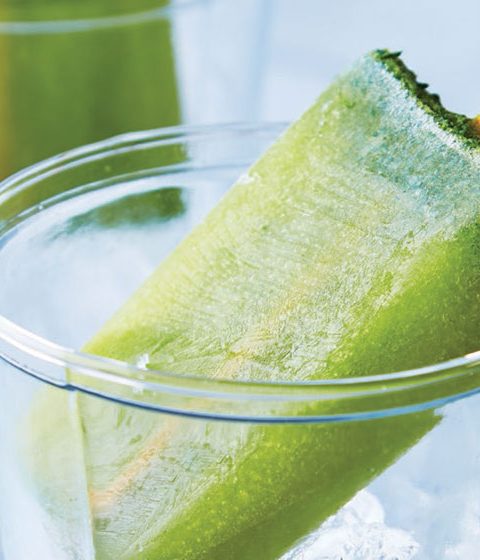 Grüner Saft Eis am Stiel